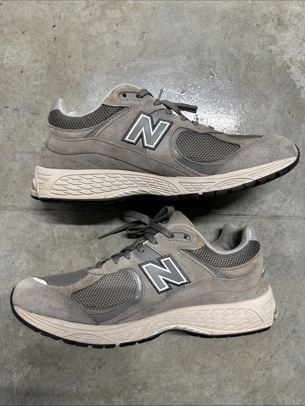 New Balance Men's Gray 2002r - Picture 2 of 6